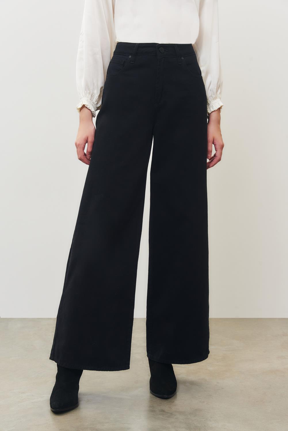 Jean Oxford Total Black